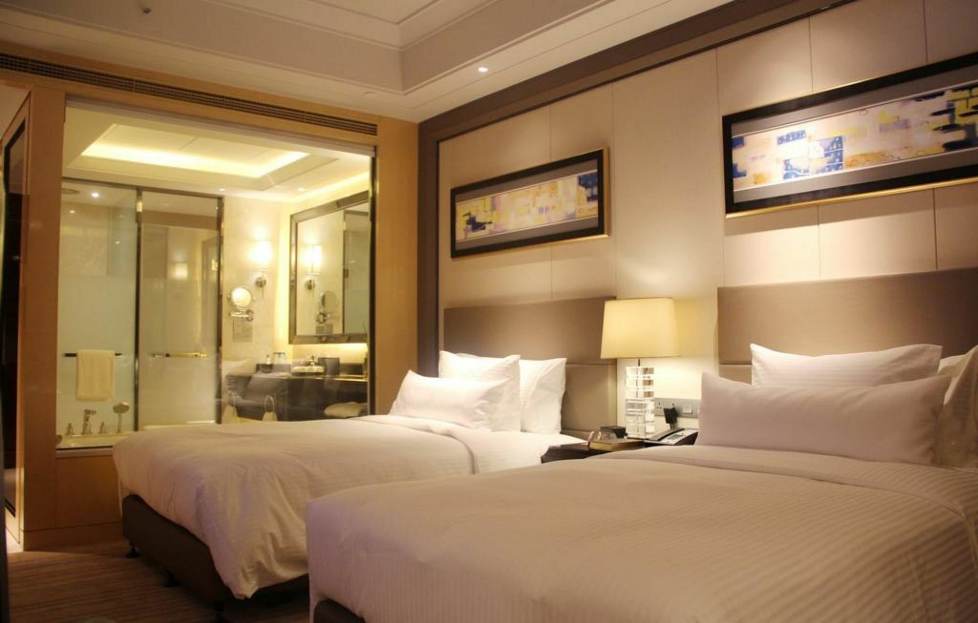 Wanda Realm Longyan Hotel Exterior photo